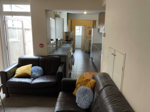 Pitcroft Avenue, Reading, RG6