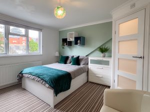 Room 5 , Field Road, Reading, RG1