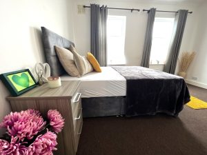 Grange Avenue, Reading, RG6