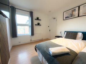 Room 3, Wantage Road, Reading, RG30