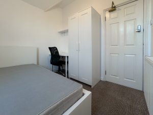 Room 3, London Road, Reading, RG1
