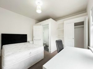 Room 5, London Road, Reading, RG1