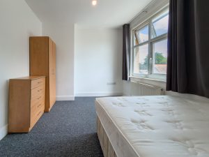 Room 4, Basingstoke Road, Reading, RG2