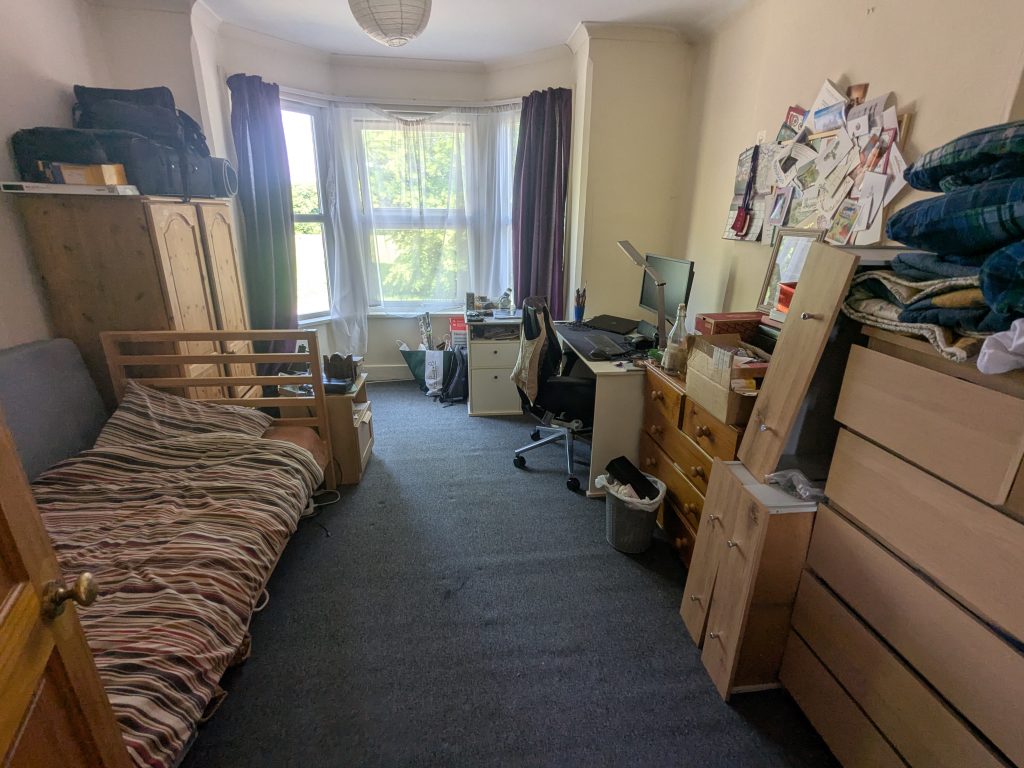 3Bed1a.jpg