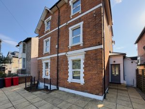 Room 1, Tilehurst Road, Reading, RG1