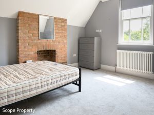 Room 9, Addington Road, Reading, RG1